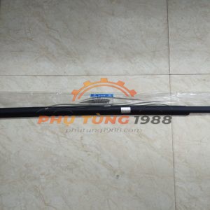 Nẹp chân kính ngoài trước trái Hyundai Santafe 2010-2013 chính hãng mã 822102B000