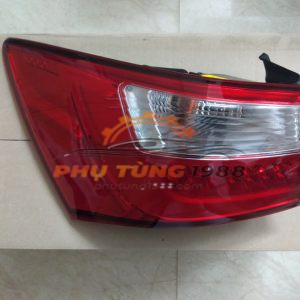 Đèn hậu ngoài trái có led Kia Rio sedan 2012-2016 chính hãng mã 924011W050