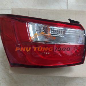 Đèn hậu ngoài trái có led Kia Rio sedan 2012-2016 chính hãng mã 924011W050