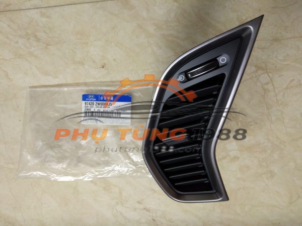 Cửa gió điều hòa trung tâm trước phải Hyundai Santafe 2013-2016 chính hãng mã 974202W000RJ5