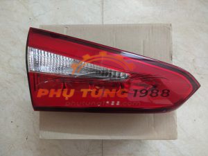 Đèn hậu miếng trong bên trái Kia K3 chính hãng mã 92403A7300