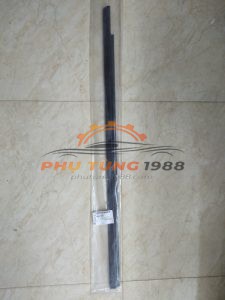 Nẹp chân kính ngoài trước phải Gentra 2005-2009 mã 96801086