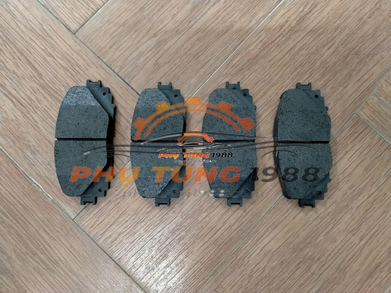 Má phanh trước Toyota Yaris 2014-2017 chính hãng mã 044650D130 Má phanh trước Toyota Yaris 2014-2017 chính hãng mã 044650D130