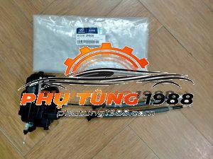 Ổ khóa ngậm cánh cửa trước trái Hyundai Avante 2011-2012 chính hãng mã 813102H030