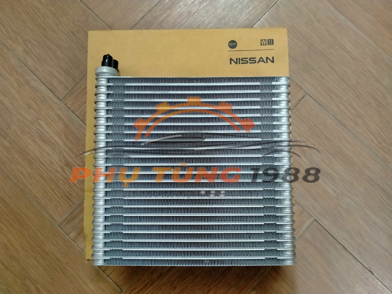 Giàn lạnh trong xe Nissan Sunny 2013-2018 chính hãng mã 272801HC0A