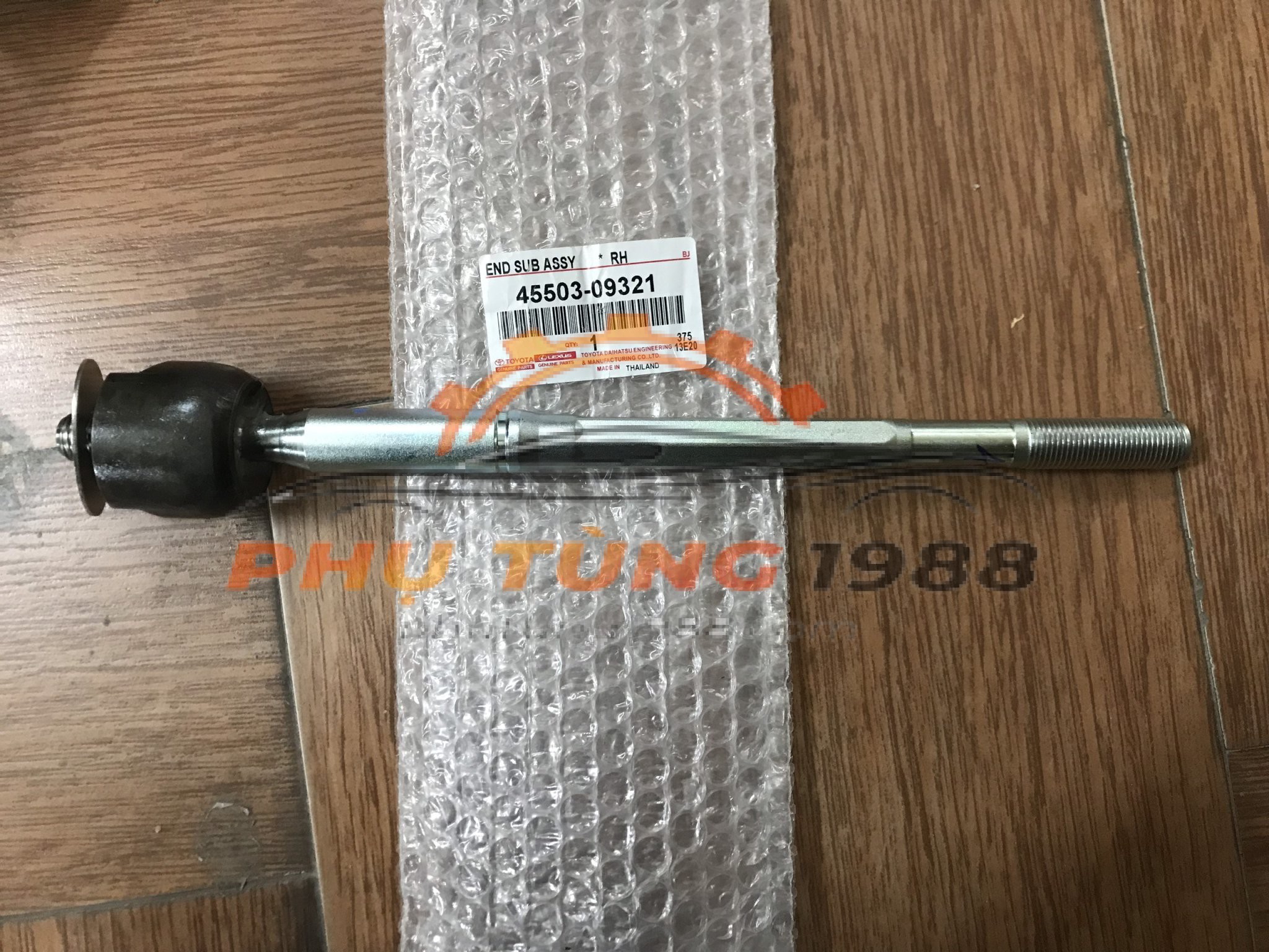 Rotuyn lái trong Toyota Fortuner 2009-2015 4550309321
