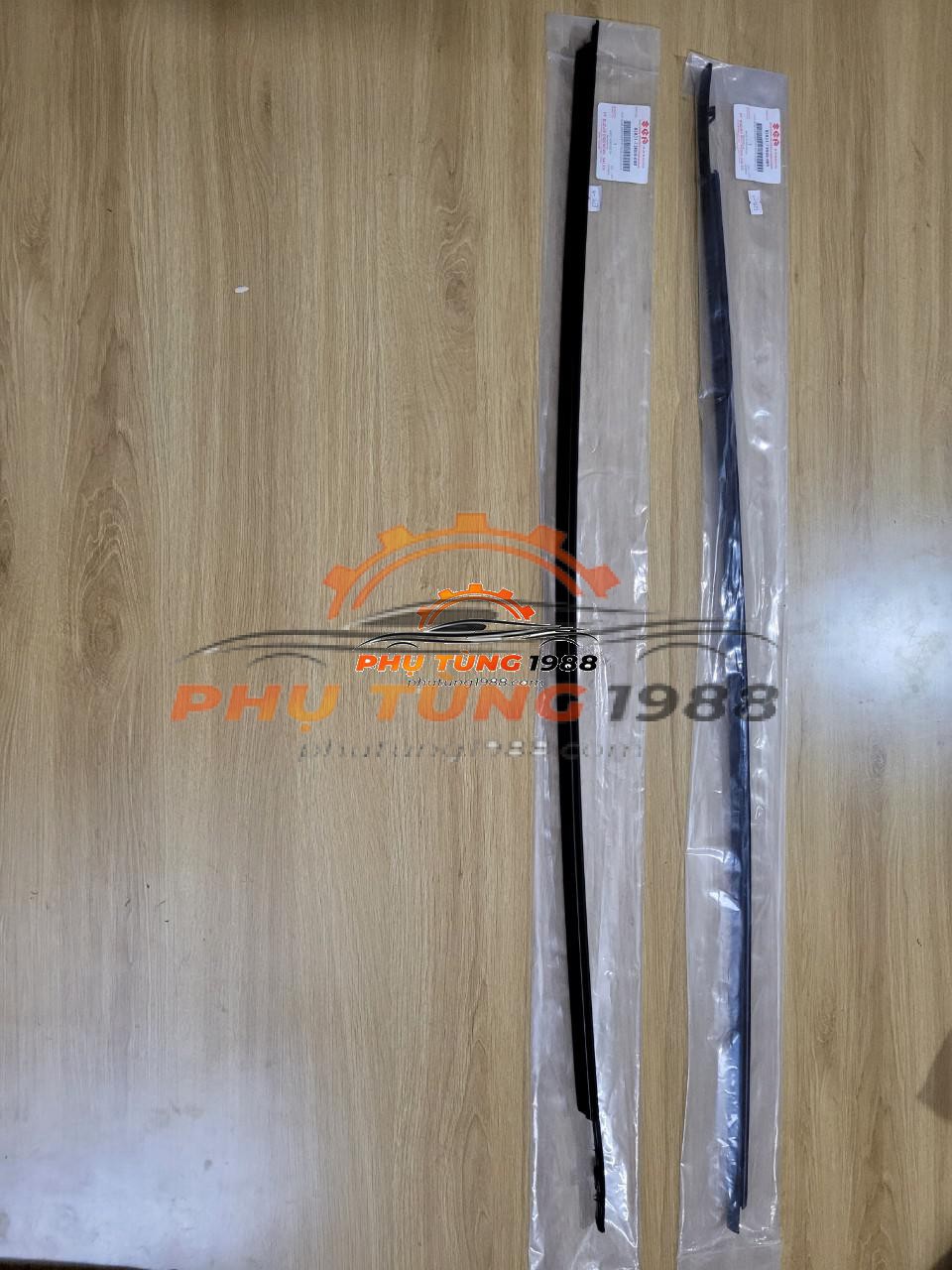 Nẹp chân kính ngoài sau Suzuki Xl7 Nẹp chân kính ngoài sau Suzuki Xl7