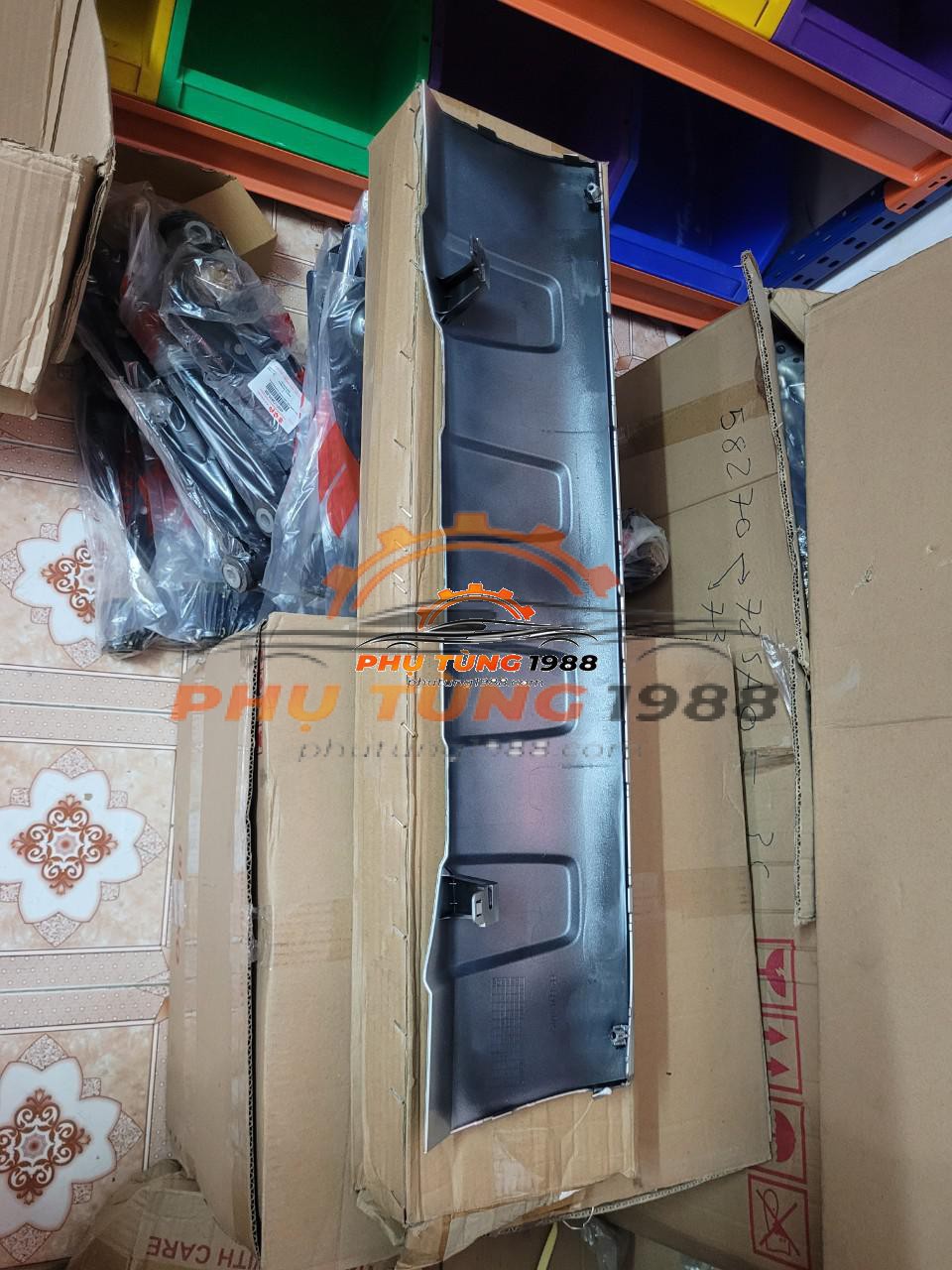Ốp cản sau mạ Suzuki Xl7 Ốp cản sau mạ Suzuki Xl7