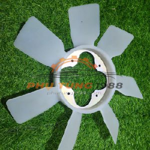 Cánh quạt két nước Toyota Innova