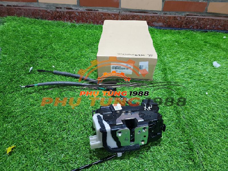 Khóa ngậm cánh cửa sau lái Kia Sorento Khóa ngậm cánh cửa sau lái Kia Sorento
