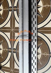 Bậc bước chân lên xuống Canival