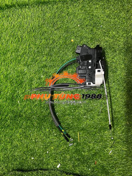 Khóa ngậm cánh cửa trái phải Sorento Khóa ngậm cánh cửa trái phải Sorento