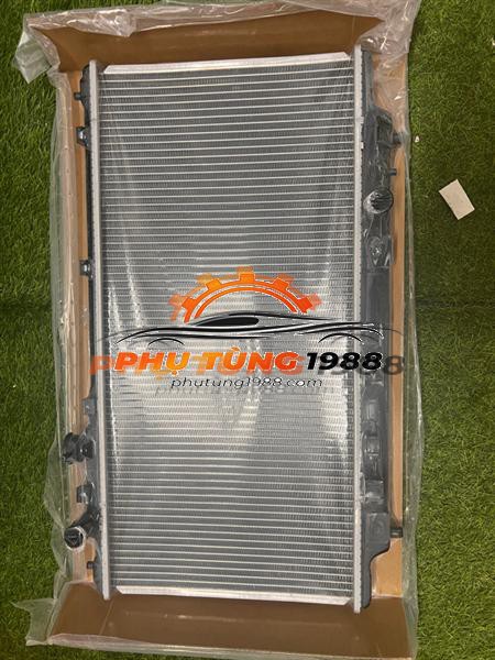Két nước Mazda 323 Két nước Mazda 323