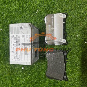 Bố thắng trước Mercedes S300