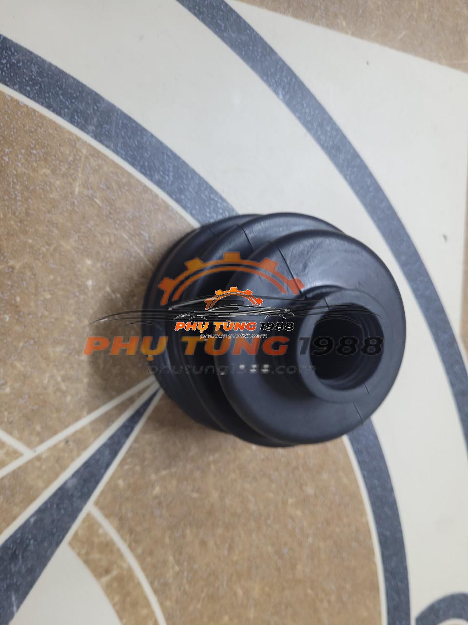 Chụp bụi láp trong Nissan Navara Chụp bụi láp trong Nissan Navara