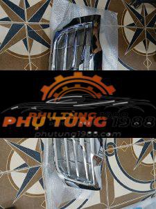 Mặt ga lăng Toyota Hilux
