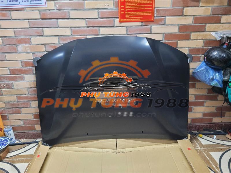 Nắp capo Toyota Hilux