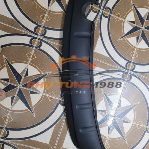 Ốp dưới cản sau Kia Carens