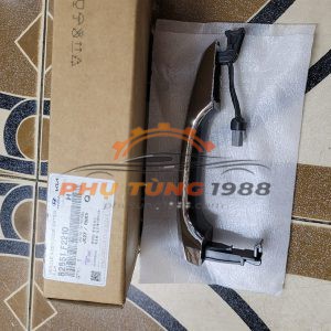 Tay mở cửa trước lái Huyndai Elantra