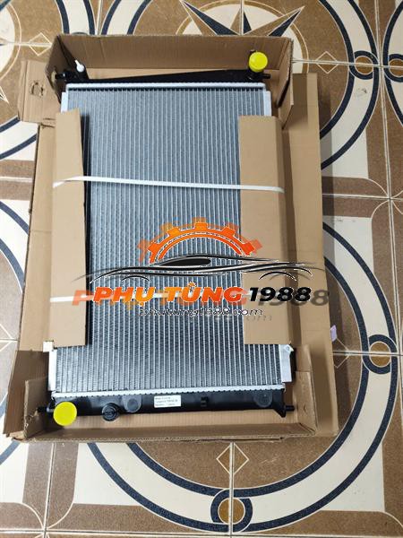 Két nước Hyundai Starex