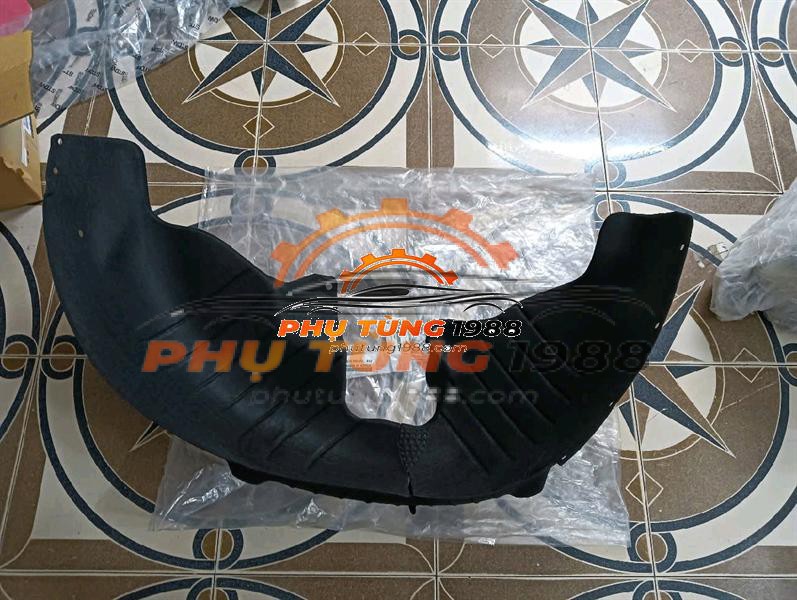 Lòng dè chắn bùn sau Hyundai Santafe