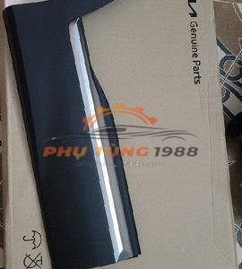 Ốp cánh cửa sau Hyundai Santafe