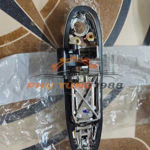 Tay mở cửa ngoài Toyota Land Cruiser