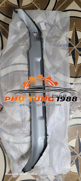 Ốp cản mạ cản sau Hyundai Santafe